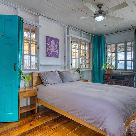 Saigon Bay Bed & Breakfast Bocas del Toro Exterior photo