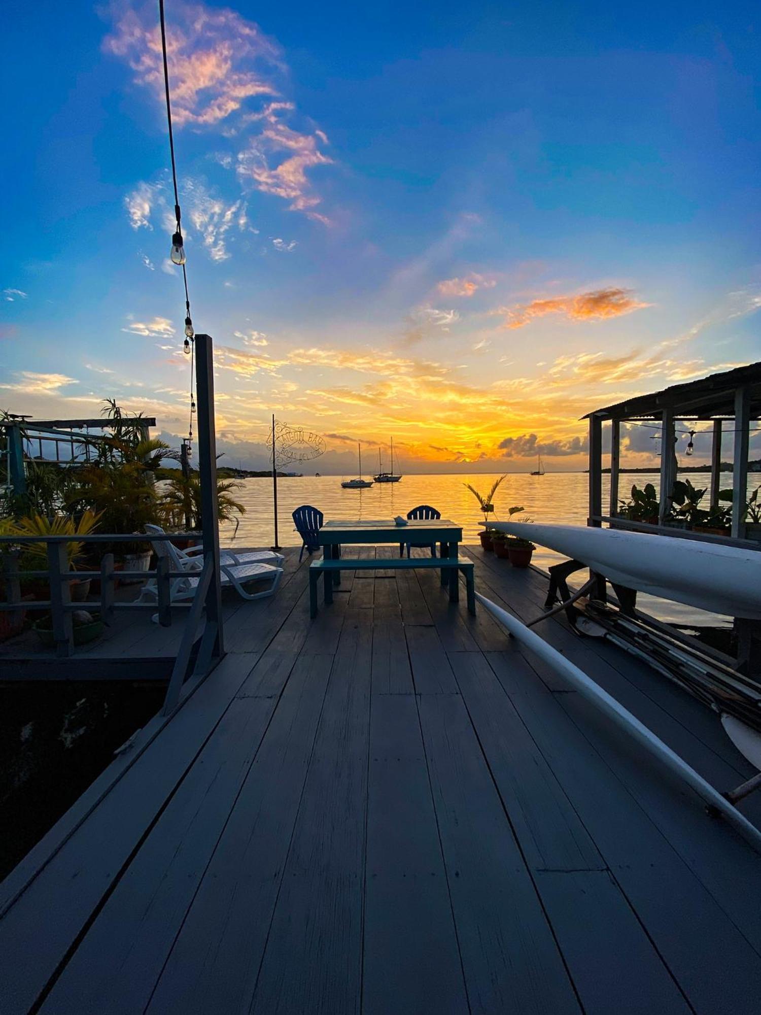 Saigon Bay Bed & Breakfast Bocas del Toro Exterior photo