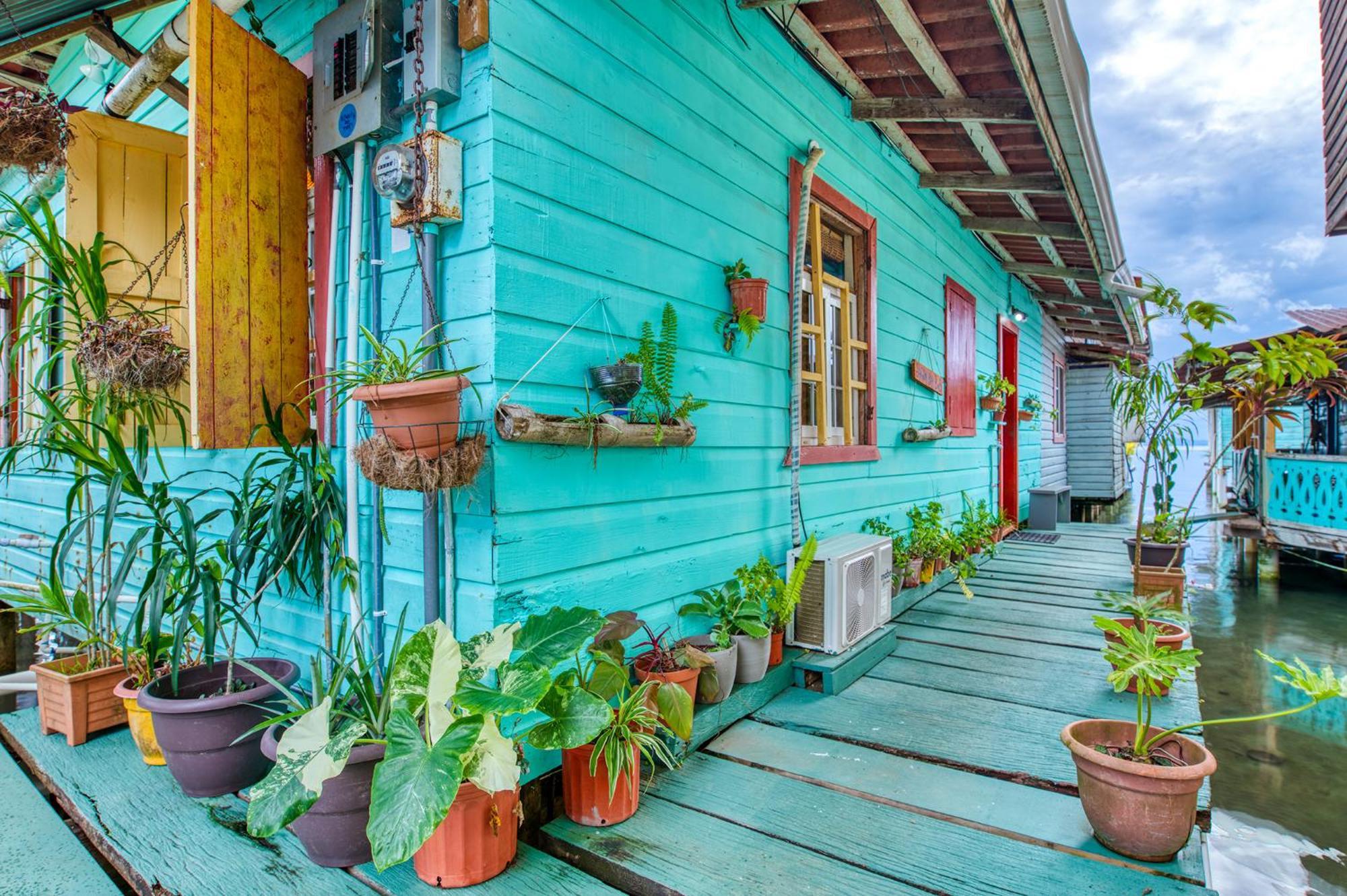Saigon Bay Bed & Breakfast Bocas del Toro Exterior photo