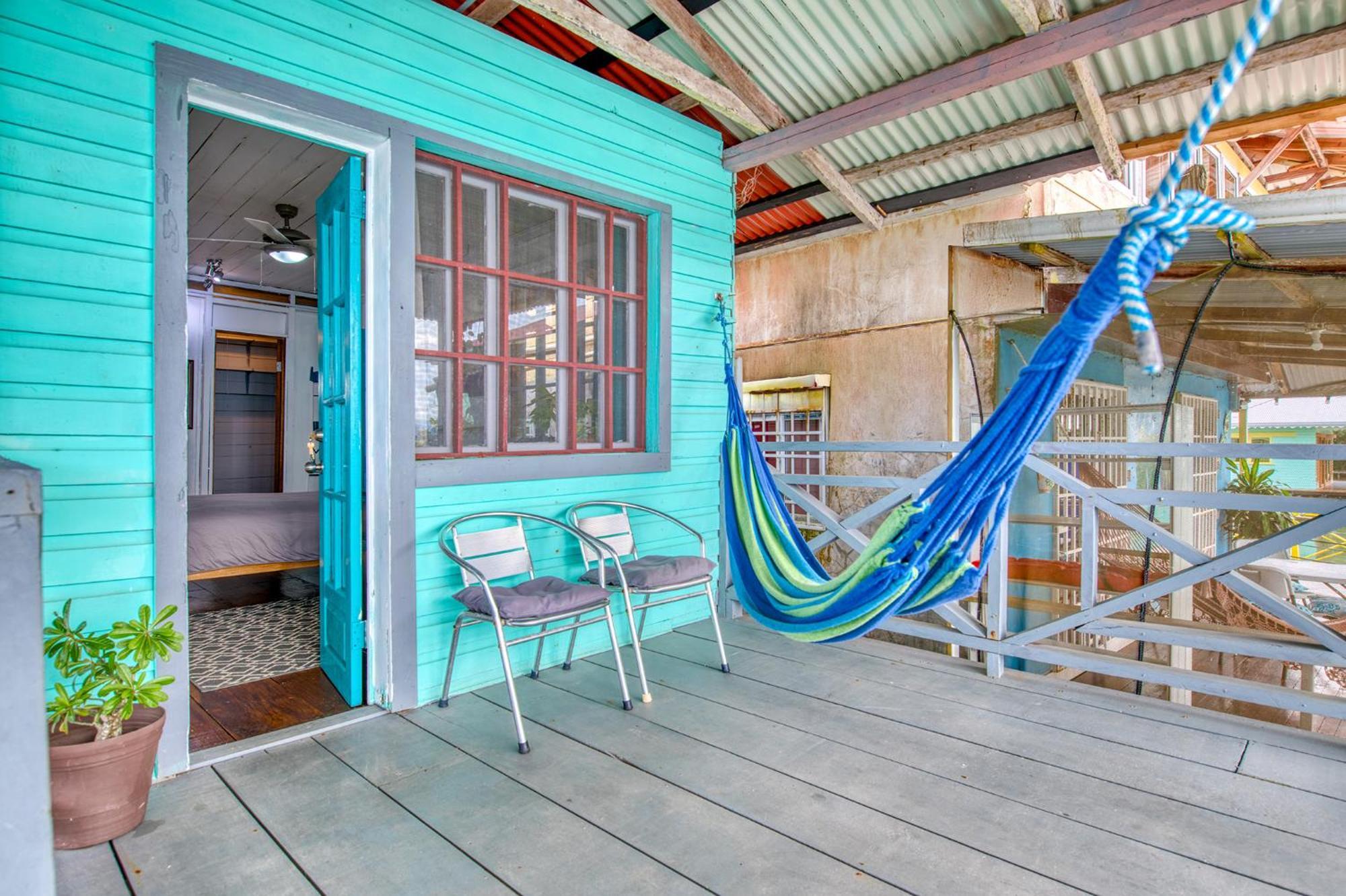 Saigon Bay Bed & Breakfast Bocas del Toro Exterior photo