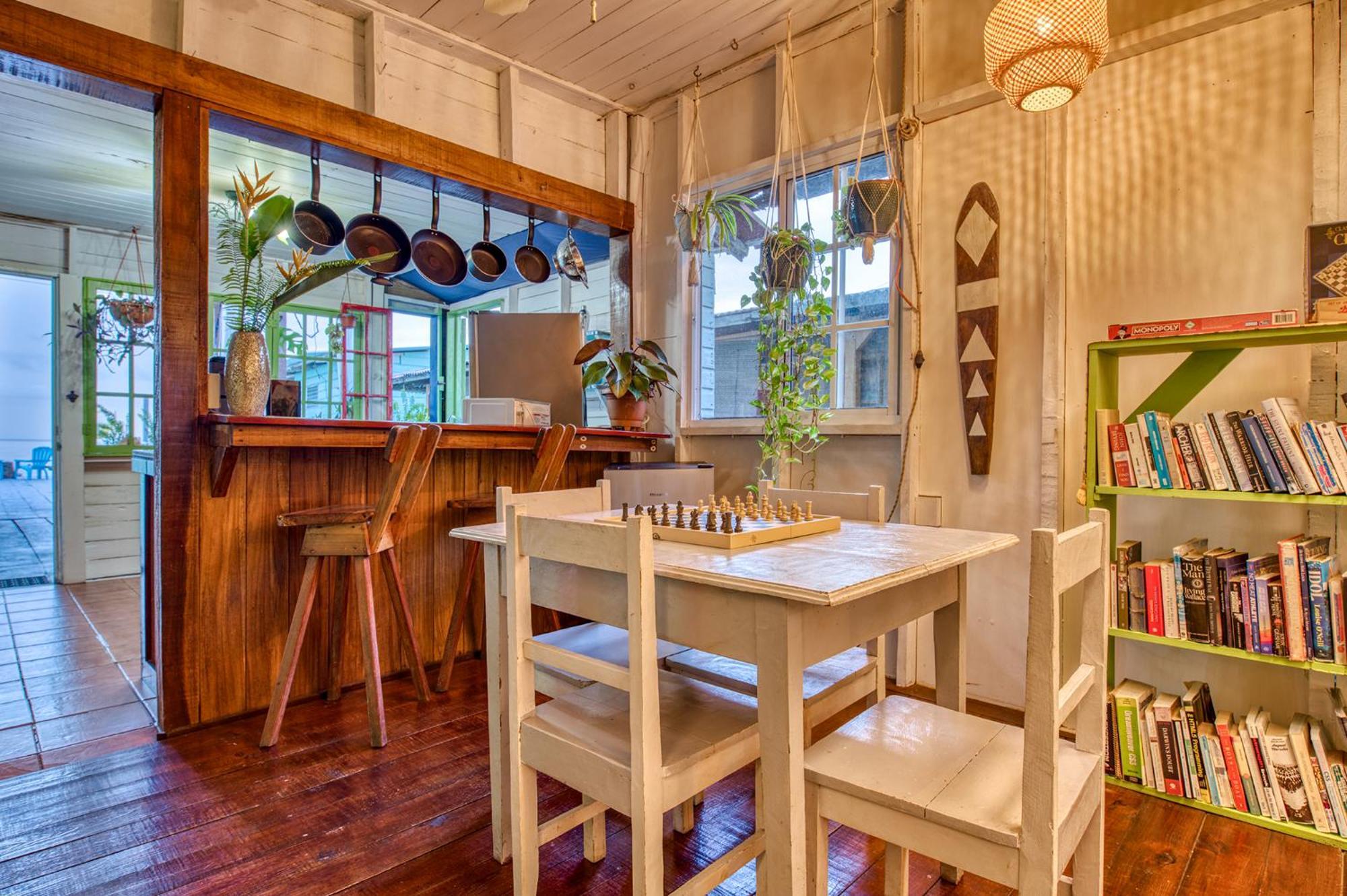 Saigon Bay Bed & Breakfast Bocas del Toro Exterior photo