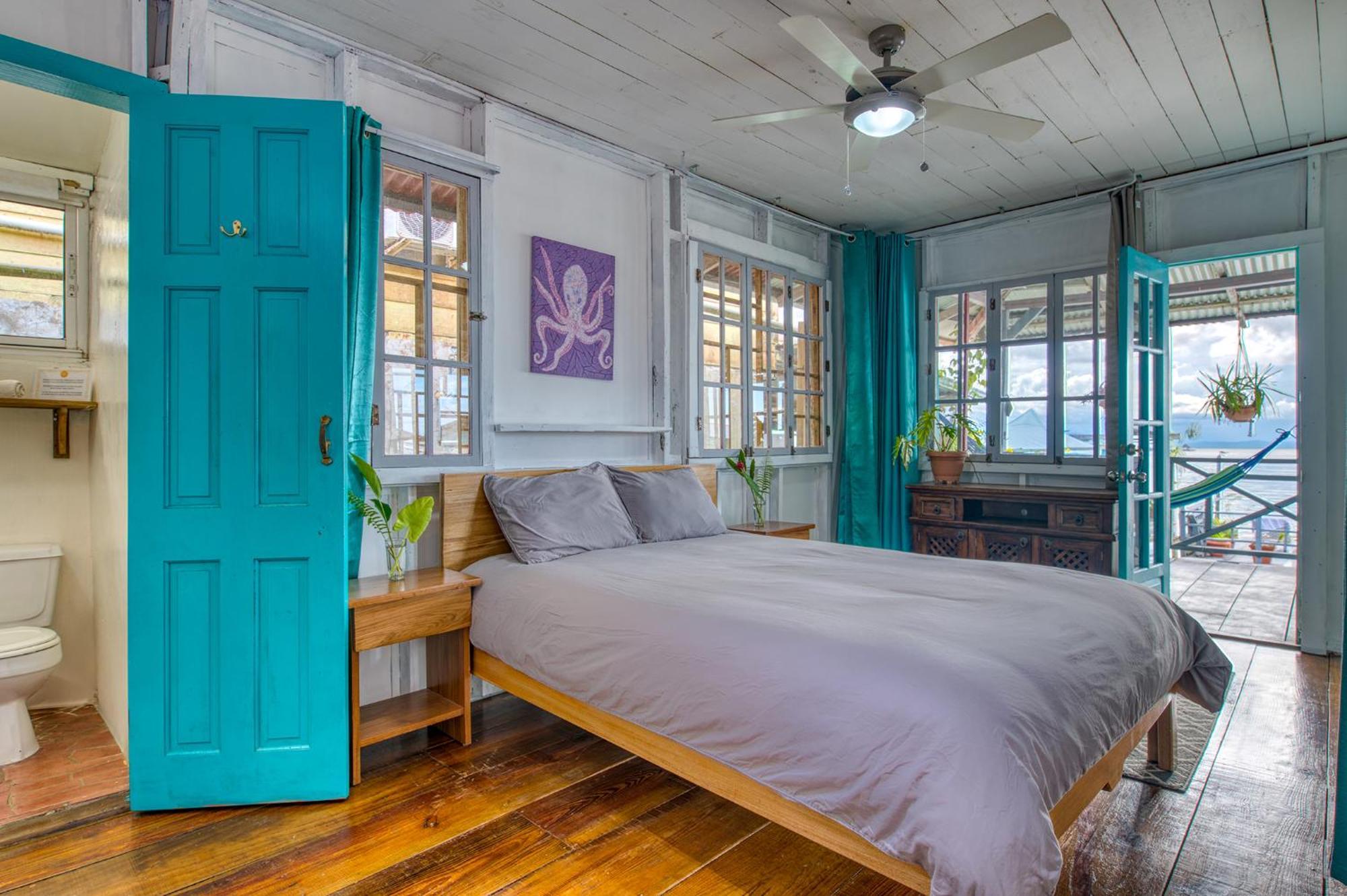 Saigon Bay Bed & Breakfast Bocas del Toro Exterior photo