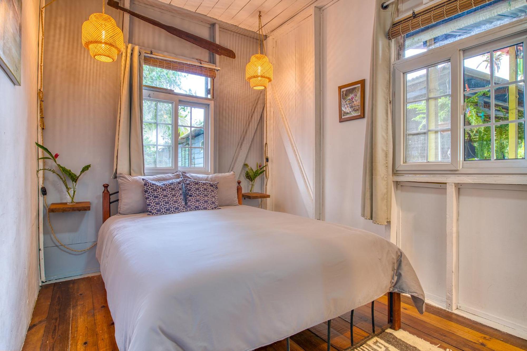 Saigon Bay Bed & Breakfast Bocas del Toro Exterior photo