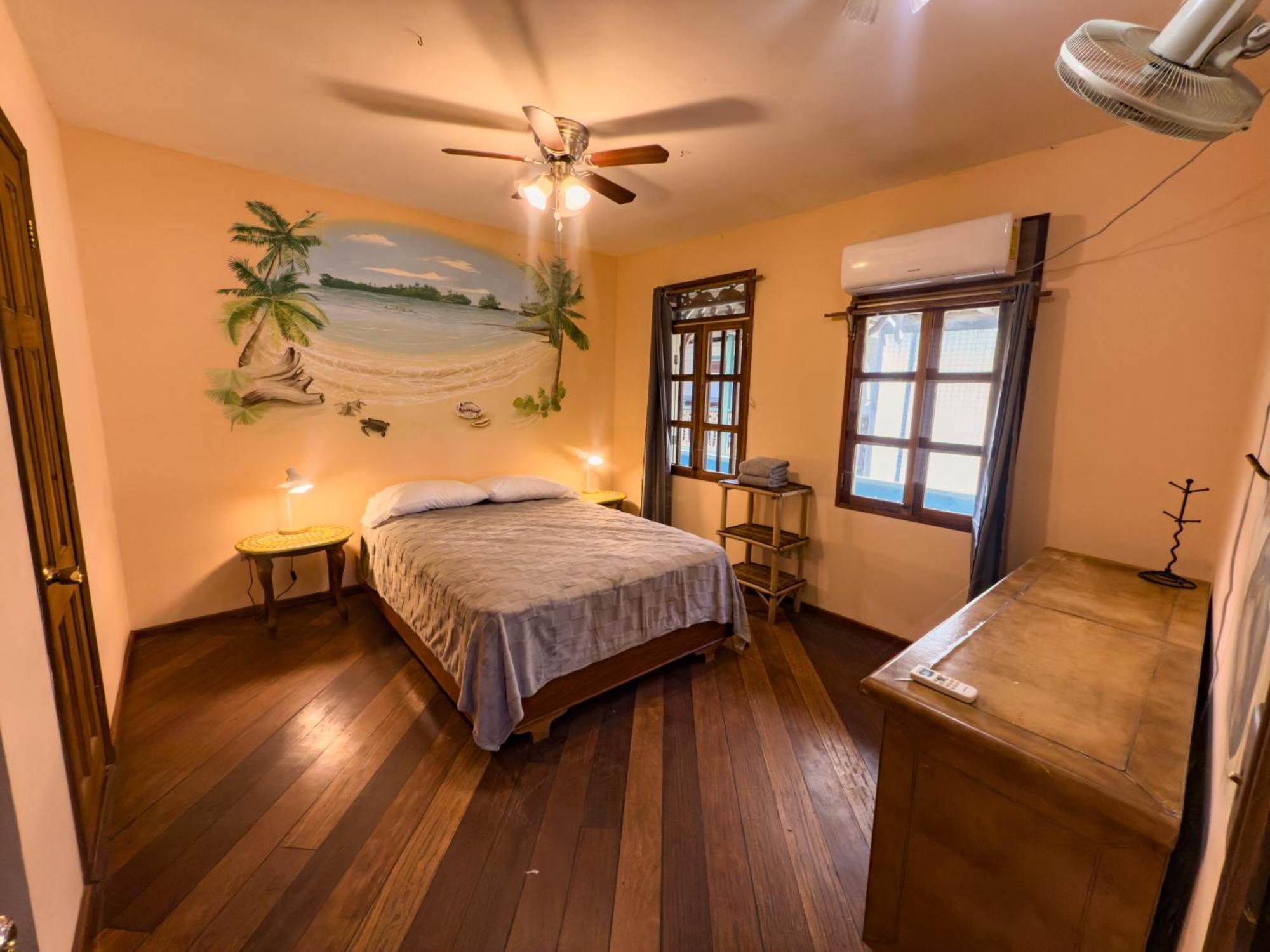 Saigon Bay Bed & Breakfast Bocas del Toro Room photo
